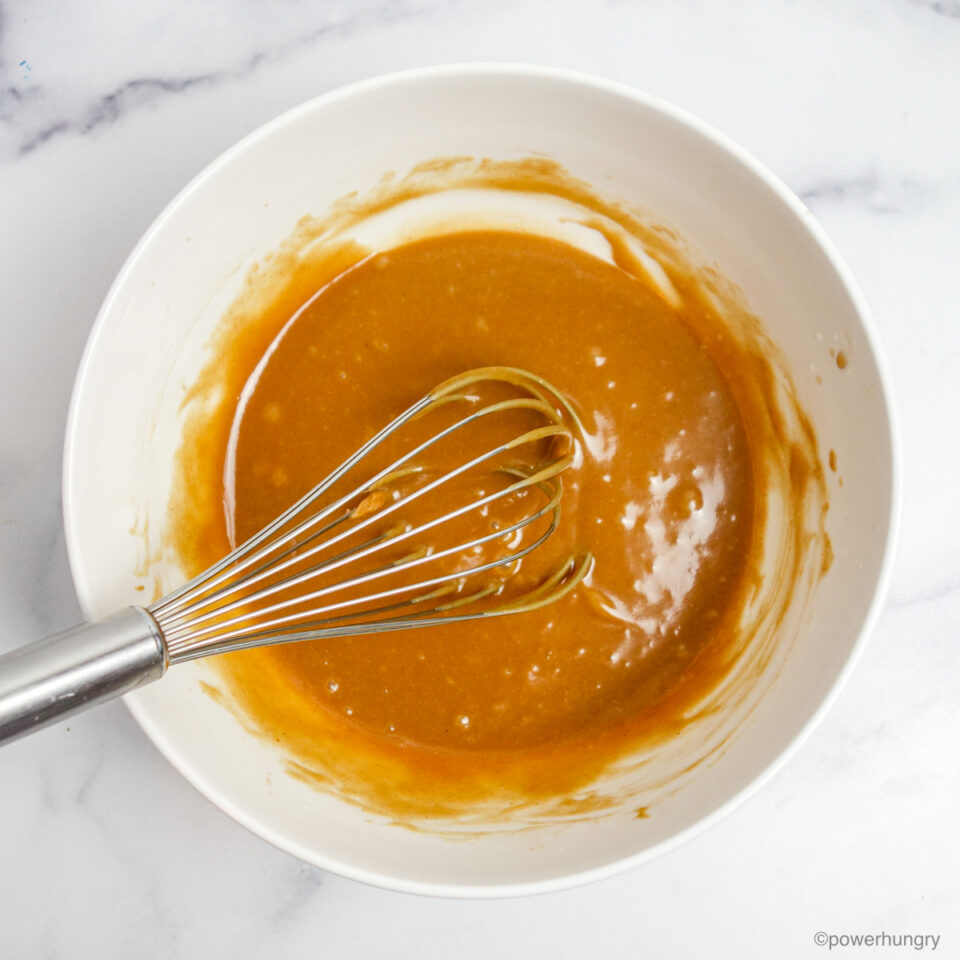 Easy OilFree Almond Granola (V, GF) powerhungry®