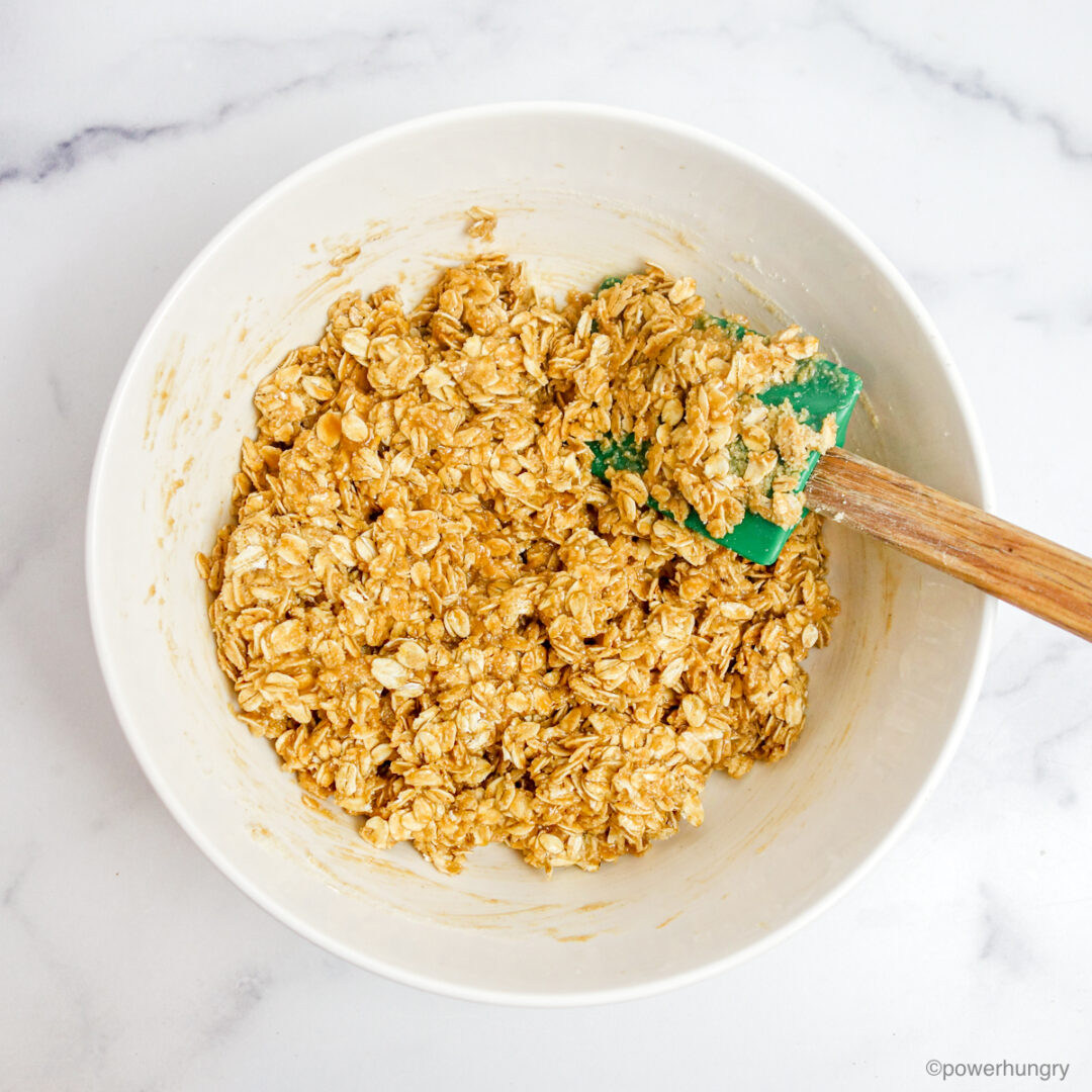Easy OilFree Almond Granola (V, GF) powerhungry®