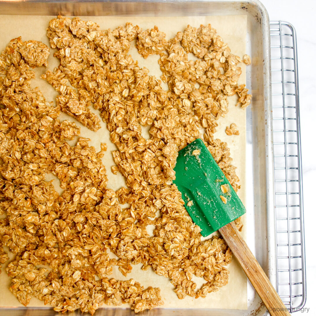Easy OilFree Almond Granola (V, GF) powerhungry®